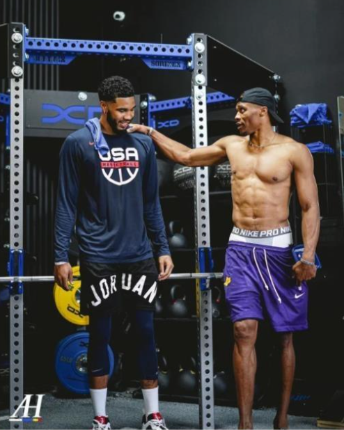 主突位以 主突位以